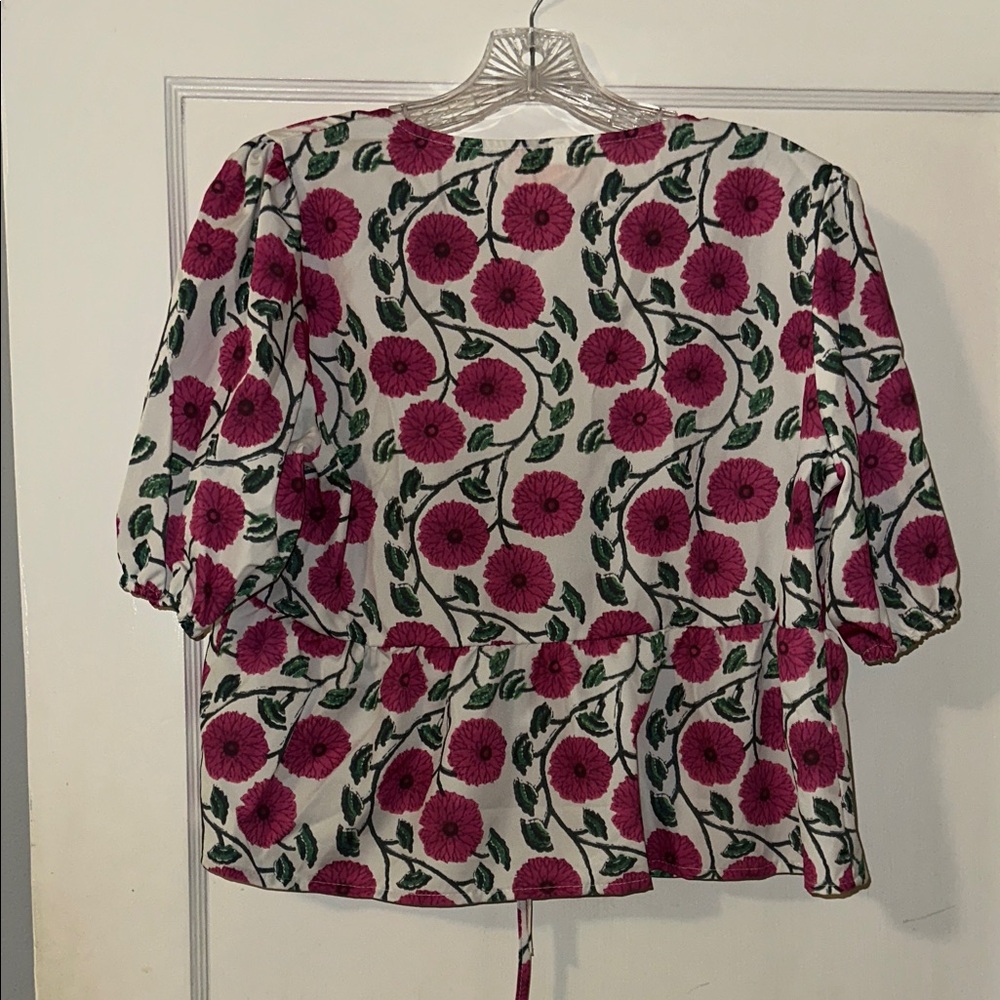 Fancy D Boutique Vibrant Pink Floral Blouse, Size M - Picture 7 of 9